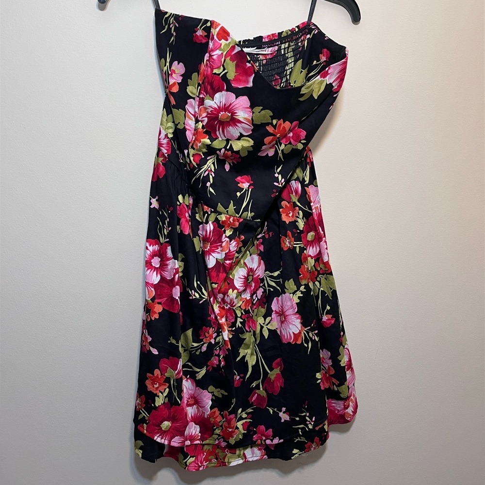 Kimchi Blue Strapless Dress. Size Large